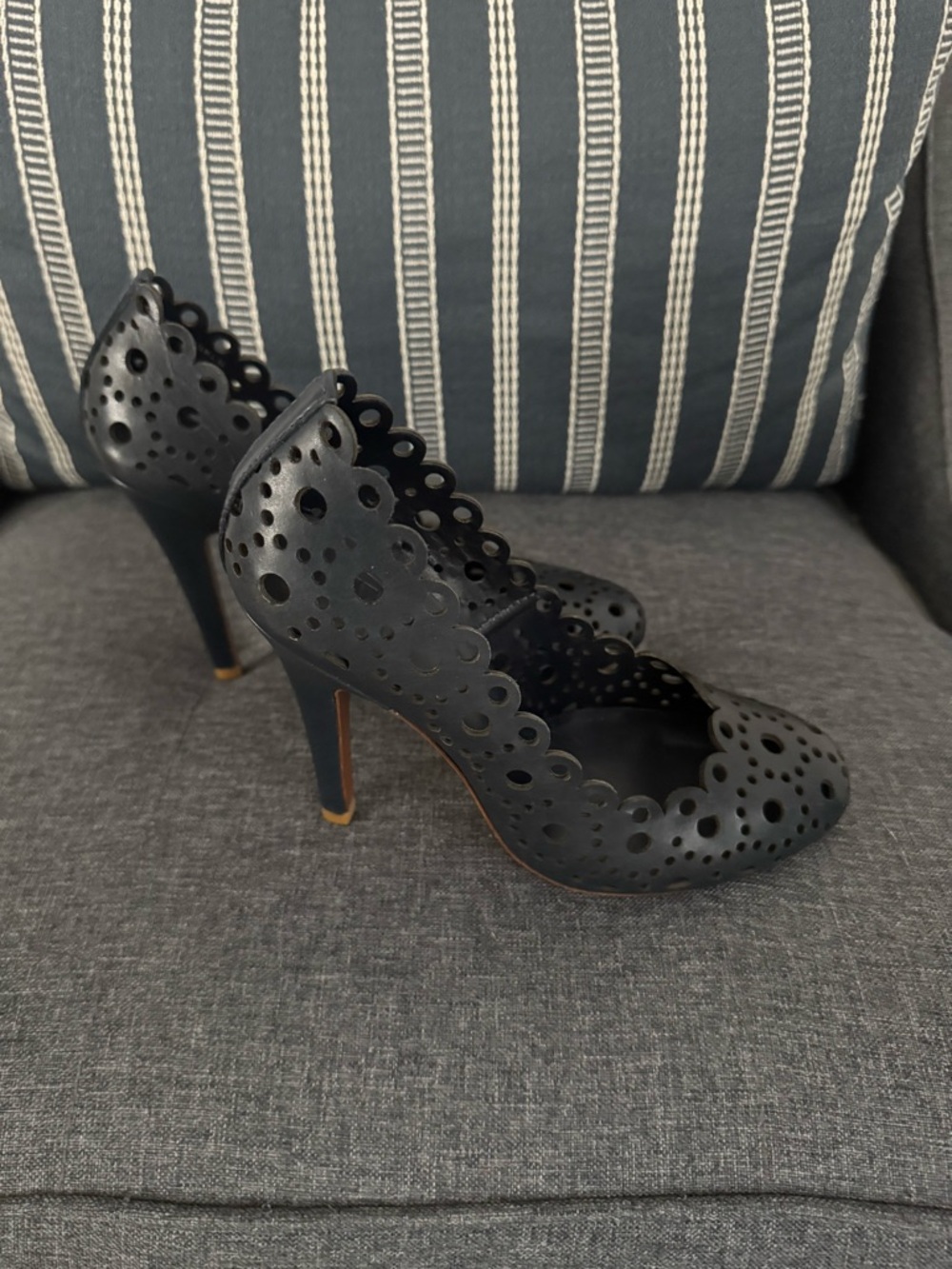 Tory Burch Scalloped Navy Heel